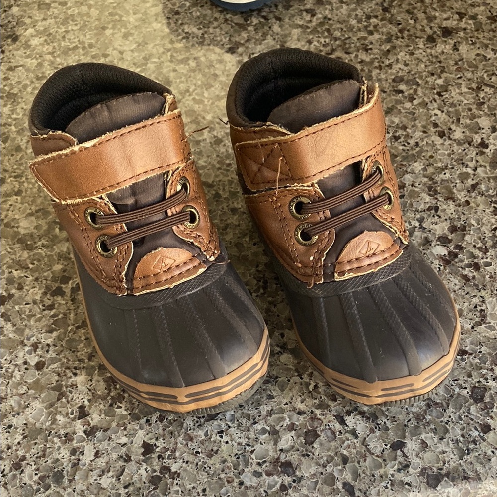 Toddler Sperry boots size 6
